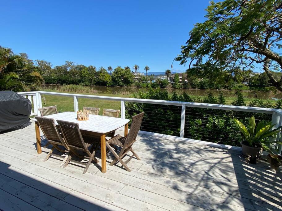 Holiday home The Little River - Riverfront Retreat *