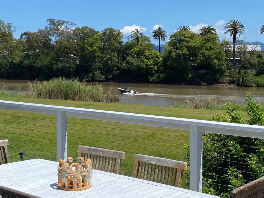 The Little River - Riverfront Retreat *